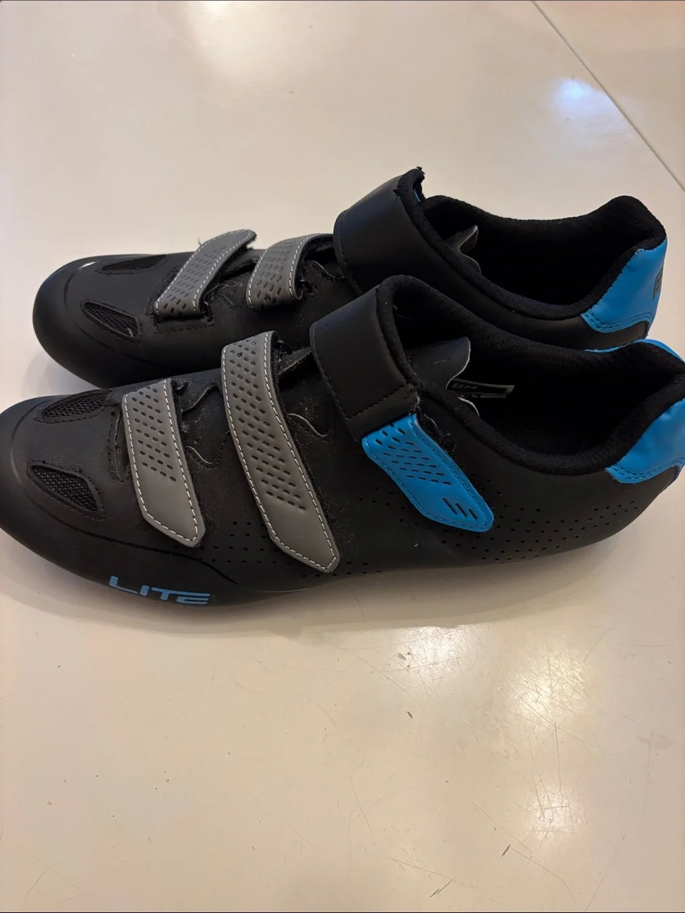 Men's Athletic Cycling Shoes in Black and Blue size 10 men’s
